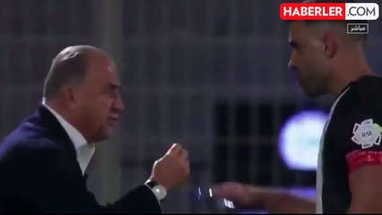 Futbolcusu Fatih Terim'in yüzüne su fırlattı, her gören aynı yorumu yaptı