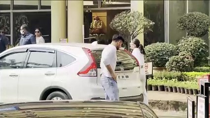HN_ANI2_MUMBAI_SARA_ALI_KHAN_REACHES_HOSIPITAL_11-39-55