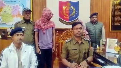 ভারত বাংলাদেশ সীমান্তে গ্রেপ্তার বাংলাদেশীদের ভারতে অবৈধভাবে প্রবেশ করিয়ে জাল নথিপত্র তৈরি করে দেওয়া সক্রিয় দালালচক্র।