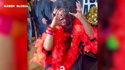 Bülent Ersoy Zombi Makyajıyla Galaya Damga Vurdu 🎭