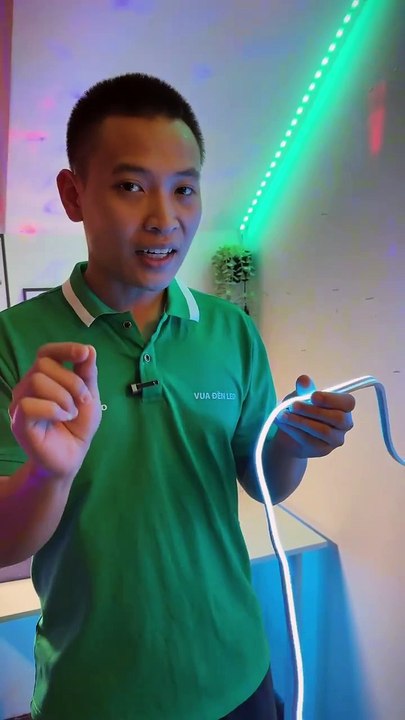 Tận dụng ánh sáng đèn nháy để tạo không gian độc đáo và ấn tượng trong các sự kiện quan trọng, chẳng hạn như tiệc cưới, sinh nhật.