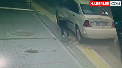 Ankara'da Çocuklar Araç Lastiklerini Kesti