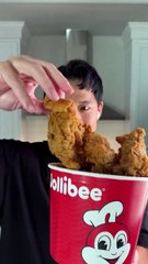 Follow for more ASMR videos🌮🍟 Credits: @hungryoc #mukbang #asmr #fastfood #asmreating