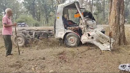 DONE>>>पाथाखेड़ा से लोडिंग ऑटो चोरी कर ले जा रहा था चोर, पेड़ से टकराई, चोर की हुई मौत