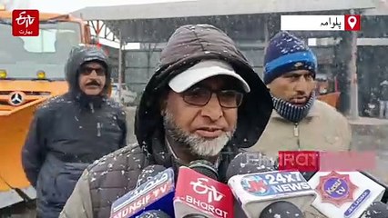 کشمیر کے پلوامہ میں برفباری کا سلسلہ شروع، انتظامیہ چوکس
