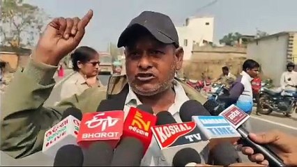 ଯୁବତୀଙ୍କୁ ଦୁଷ୍କର୍ମ ପରେ ହତ୍ୟା ଉଦ୍ୟମ ଅଭିଯୋଗ, ଗିରଫ ଦାବିରେ ଆନ୍ଦୋଳନ କଲେ ଗ୍ରାମବାସୀ (pkg)
