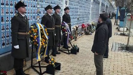 Starmer and Zelenskyy lay wreaths for fallen soldiers