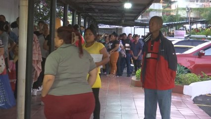 Padres de familia se quejan por falta de cupos en el Instituto Rubiano