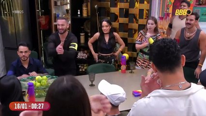 Belo reage após Gracyanne cantar sua música durante o BBB