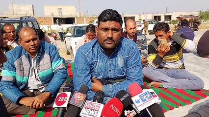 पटवारियों की हड़ताल का आज चौथा दिन  डीडवाना उपखंड अधिकारी कार्यालय में धरने पर बैठे हैं पटवारी