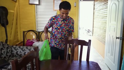 JOVEN SALIA CORRIENDO A ESCONDERSE CUANDO LLEGABA GENTE