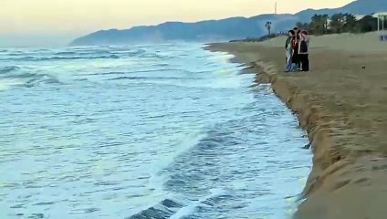 La playa de Gavà tras las lluvias y el fuerte oleaje