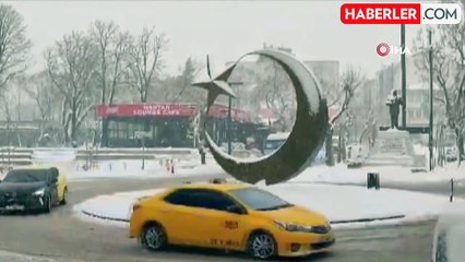 Kardan Adam Kamyonetle Şehir Turu Attı
