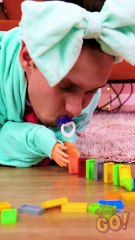 MY MEAN SISTER VS DOMINO TRAIN GADGET 😡 #123go