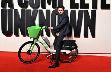 Timothée Chalamet reçoit une amende après être arrivé à une avant-première en vélo