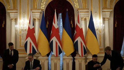 Starmer and Zelenskyy sign '100-year partnership' in Kyiv