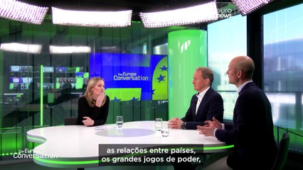 A UE deve fazer frente à "beligerância" da nova administração Trump — analistas