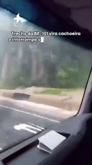 Trecho da BR-101 vira cachoeira e interrompe o tráfego de veículos em SC