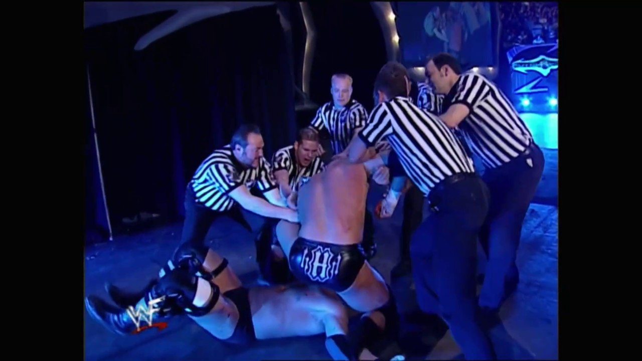 Triple H Assaults Stone Cold After Screwing Him Out Of The Title! Royal Rumble 2001 21/1/01