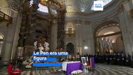 Mais de mil pessoas assistiram à cerimónia de homenagem a Jean-Marie Le Pen em Paris