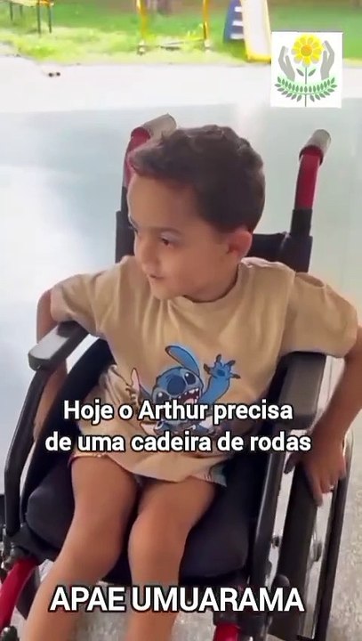 Apae e família fazem campanha para comprar cadeira de rodas para menino de Umuarama