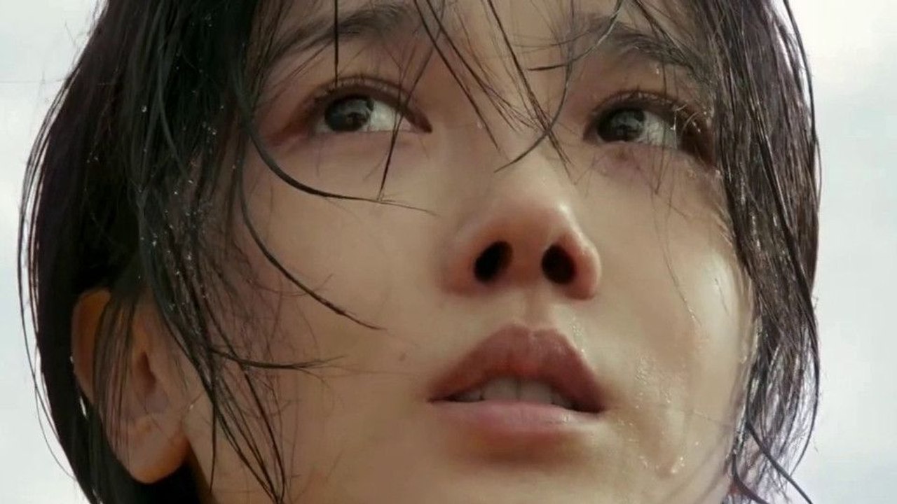 The Shallows Trailer OmeU