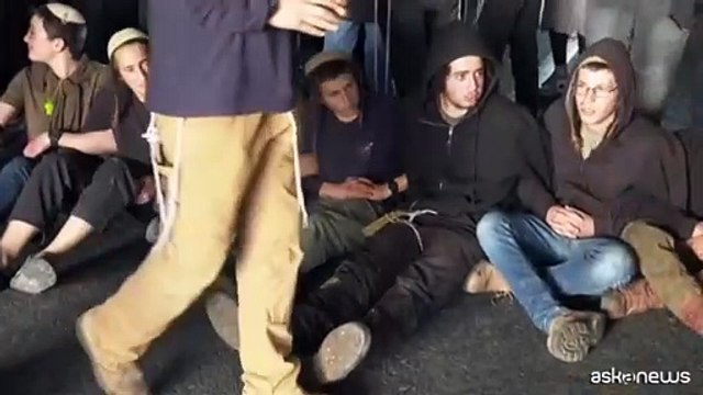 A Gerusalemme alcuni ebrei ortodossi protestano contro la tregua