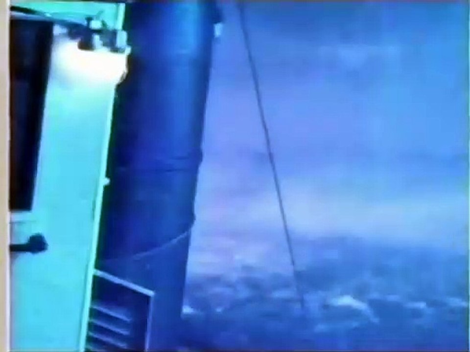 Beyond the Poseidon adventure (1979) TV version - 02