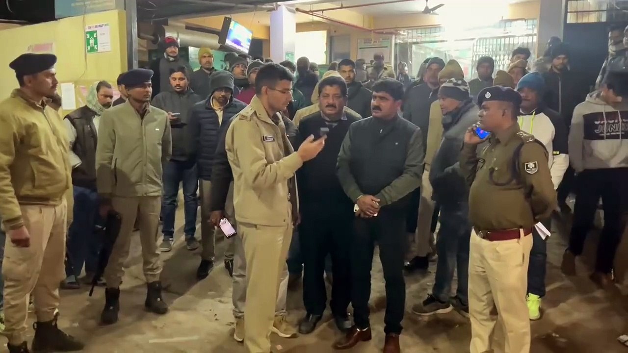नालंदा में निजी स्कूल के संचालक सह रोटरी क्लब के अध्यक्ष को बदमाशों ने मारी गोली, हालत गंभीर. निजी क्लीनिक में भर्ती.