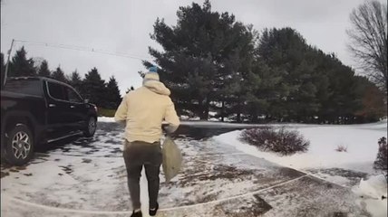 Man Slips on the Ice and Calmly Gets up to Make It to Work on Time