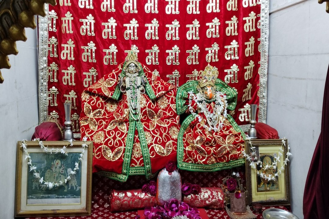 Tilkut Chauth 2025:  महिलाओं ने रखा व्रत, चांद कब निकलेगा? जानें जयपुर में चांद निकलने का समय