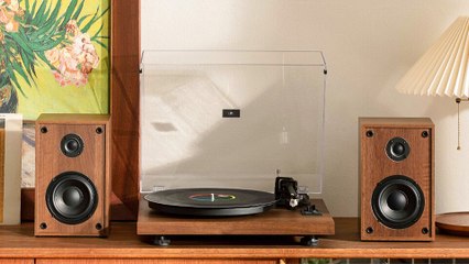 HiFi Stereo-Anlage mit zwei Lautsprechern