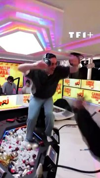 Camille Combal débarque chaque jour sur NRJ dans le créneau qui était occupé par Cauet