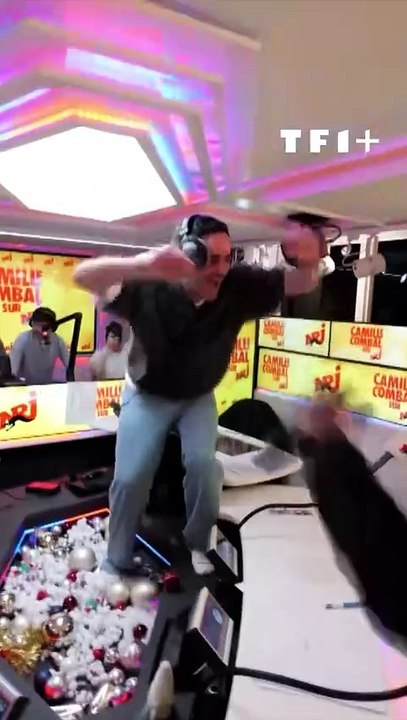 Camille Combal débarque chaque jour sur NRJ dans le créneau qui était occupé par Cauet