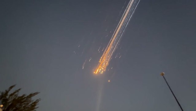 Elon Musk's SpaceX Starship debris streaks through sky after spacecraft destroyed