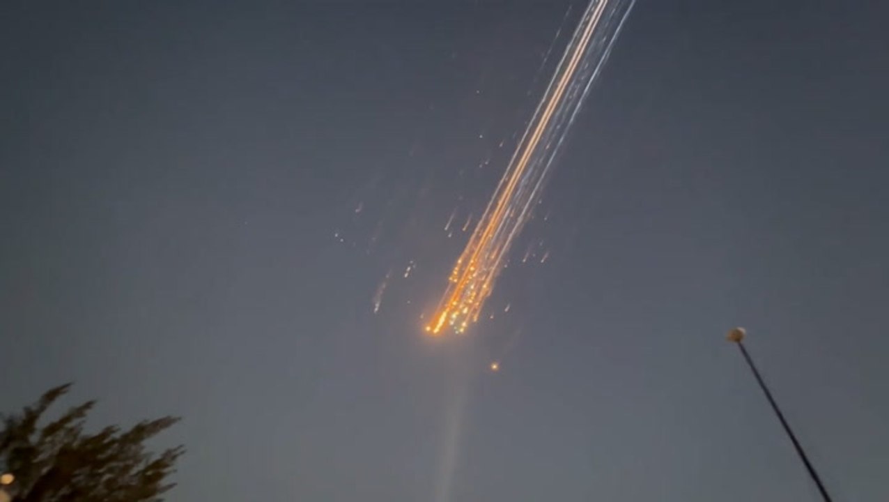 Elon Musk's SpaceX Starship debris streaks through sky after spacecraft destroyed