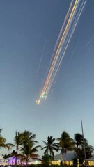 Impressionante. Explosão do Starship pareceu uma \'chuva\' de meteoros