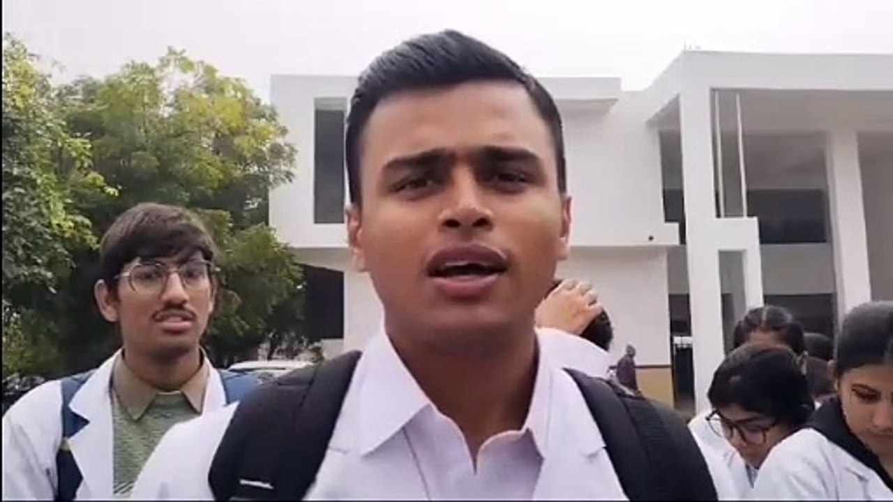 बिना सुविधाओं के आयुर्वेदिक कॉलेज: छात्रों के भविष्य से खिलवाड़...ना लैब, ना कैडेवर, ना शौचालय