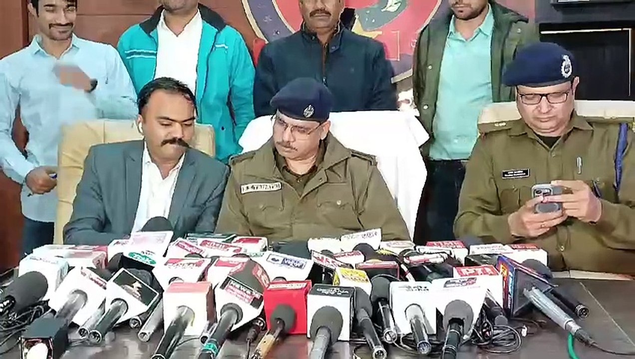 इंदौर पुलिस ने ड्रग्स तस्करी के मामले में पुलिस ने दो आरोपियों को किया गिरफ्तार , पकड़े गए आरोपी व्हाट्सअप ग्रुप के माध्यम से करते थे ड्रग्स की सप्लाय।