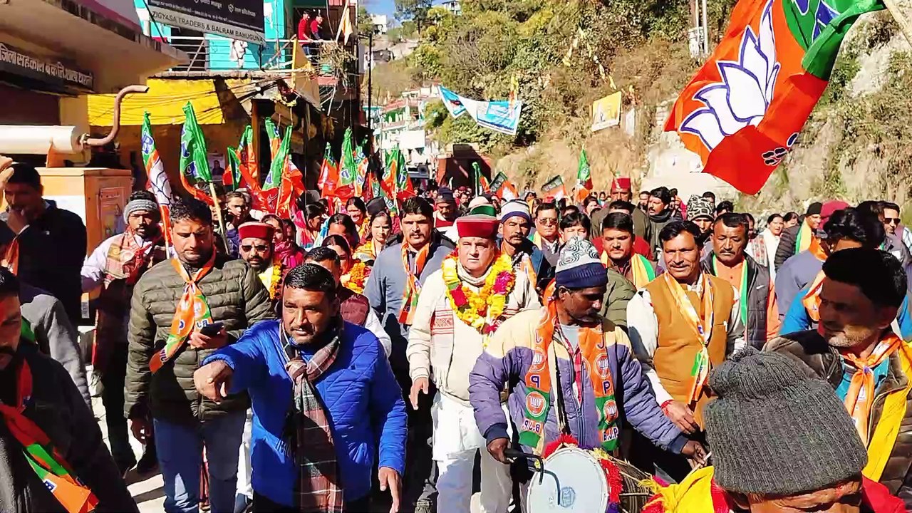 भाजपा प्रदेश अध्यक्ष महेंद्र भट्ट ने भाजपा प्रत्याशी सुमन देवी के पक्ष में किया रोड शो