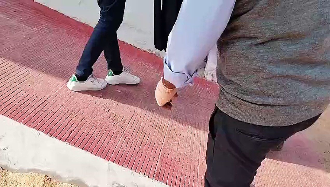 जम्मू कश्मीर के पूर्व सीएम अब्दुल्ला के काफिला...