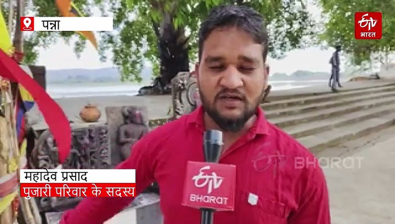 23343625 वर्षों पहले तालाब से निकली ऐतिहासिक मूर्तियां जिसमें श्री रामचंद्र जी शंकर भगवान दुर्गा माता और गणेश भगवान की प्रतिमा