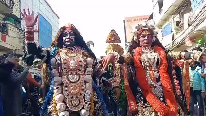 प्रयागराज धूमधाम से निकल गई गणेश शोभायात्रा