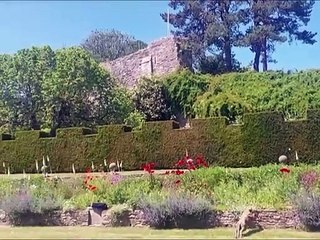 Usk Castle Gardens provided the perfect setting for a recent wedding, complete with bagpiper