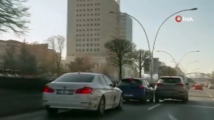 Direksiyon başında rahatsızlandı yolu birbirine kattı! O anlar kamerada