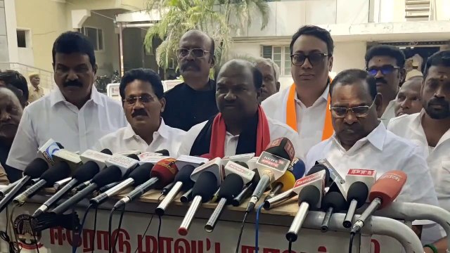 ஈரோடு கிழக்கு சட்டமன்ற தொகுதி இடைத்தேர்தல் இறுதி நாளான இன்று திமுக, நாம் தமிழர் கட்சியினர் வேட்புமனு தாக்கல்...நாம் தமிழர் வேட்பாளர் ஊர்வலமாக வர அனுமதி மறுக்கப்பட்டதால் தனி ஆளாக நடந்து வந்து வேட்பு மன