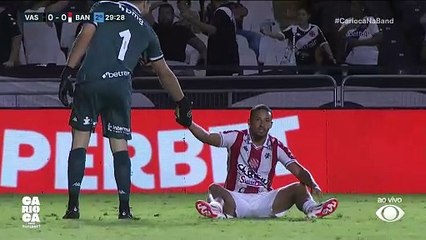 Goleiro do Vasco faz lambança e Bangu quase abre o placar