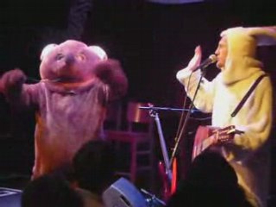 Oldelaf & Monsieur D. - Le gros ours