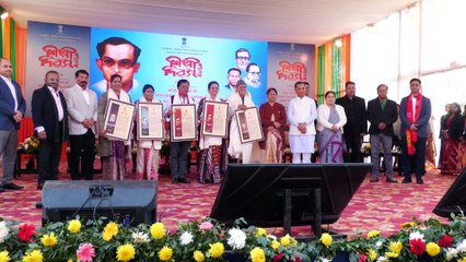 অসম চৰকাৰৰ সাংস্কৃতিক পৰিক্ৰমা বিভাগৰ উদ্যোগত এইবাৰ গোলাঘাটত কেন্দ্ৰীয় ভাবে অনুষ্ঠিত হৈছে শিল্পী দিৱস। গোলাঘাটৰ সমন্বয় ক্ষেত্ৰত আয়োজিত ৰুপকোৱৰ জ্যোতি প্ৰসাদ আগৰৱালাৰ স্মৃতি দিৱসত ৰাজ্যৰ ৫ গৰাকী বিশিষ্