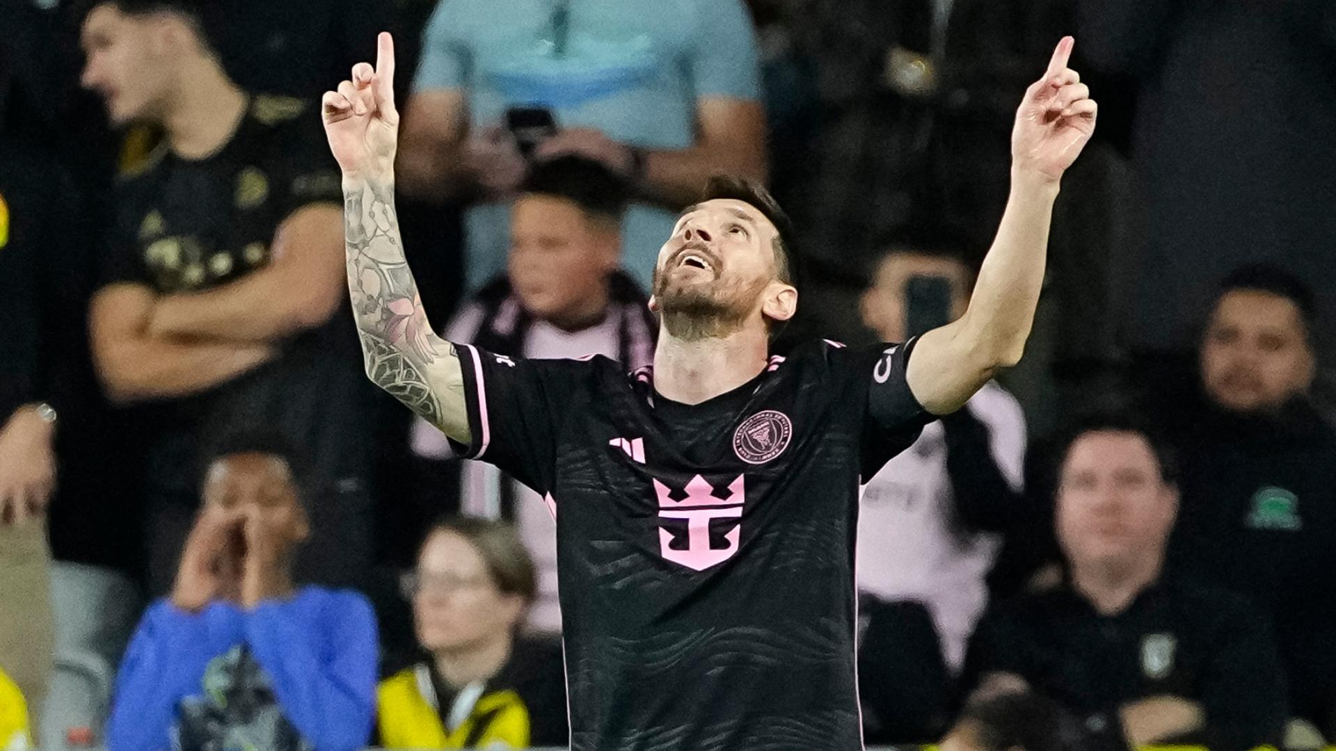 Más caliente que nunca Neymar habla de volver a jugar con Messi y Suárez